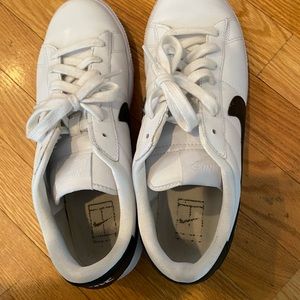 Nike women sneakers (white)